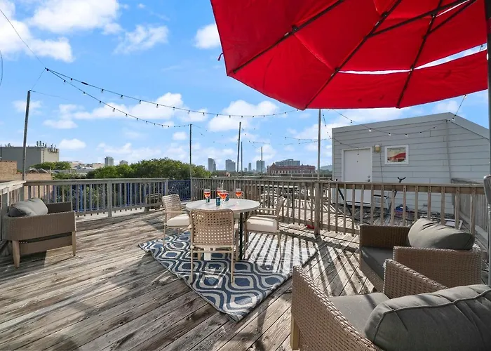 Apartment City-view 3-br Rooftop *